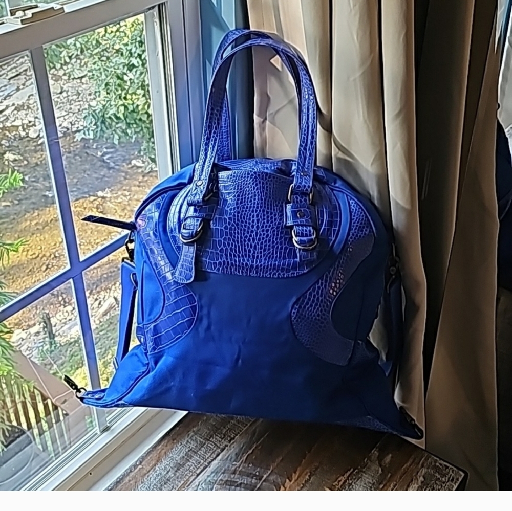 Lululemon gym/weekend bag. Blue